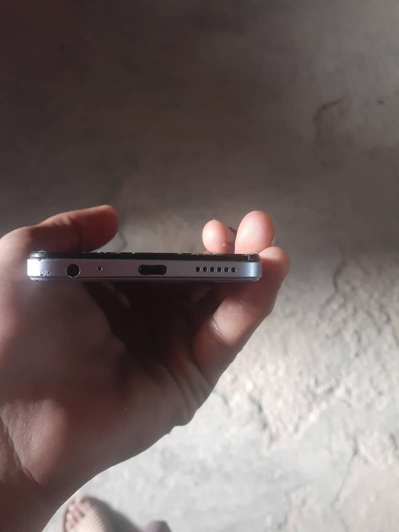 Tecno Spark Go 1