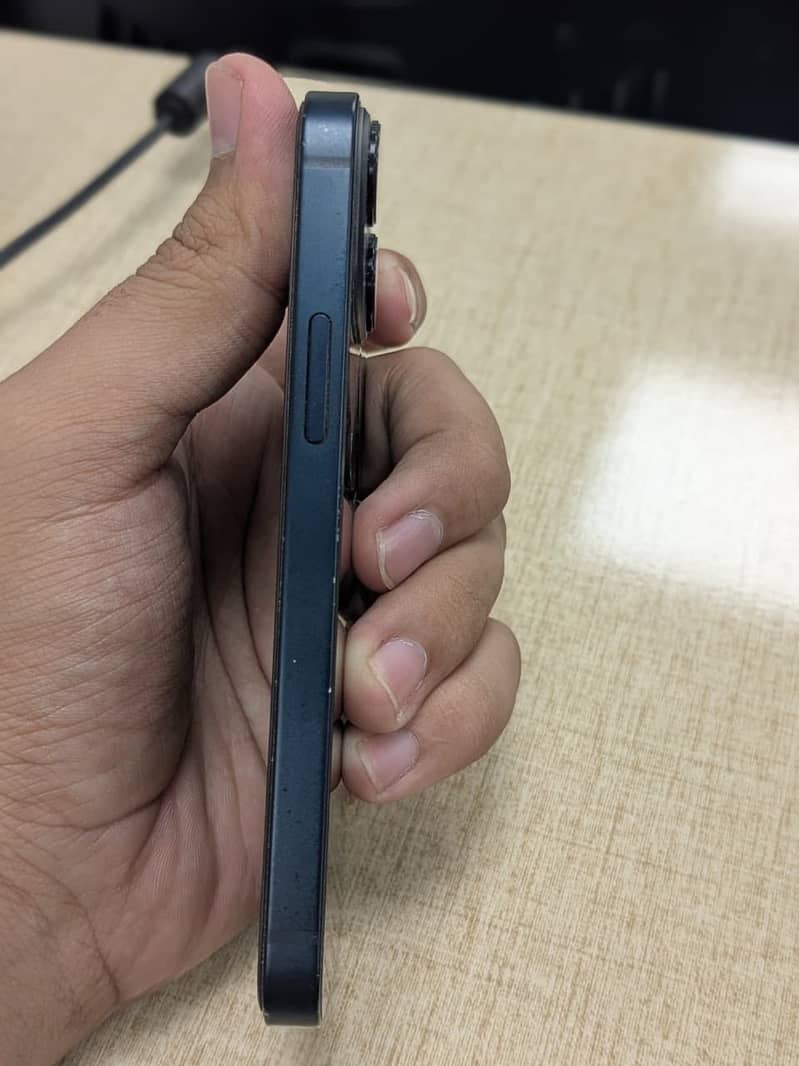 Apple iPhone 13 mini 4