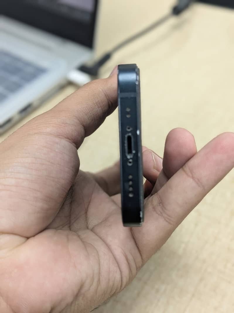 Apple iPhone 13 mini 5