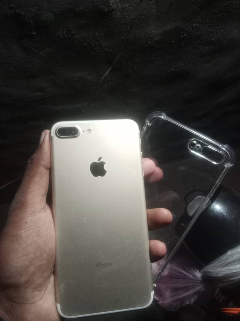 Apple iPhone 7 Plus 0