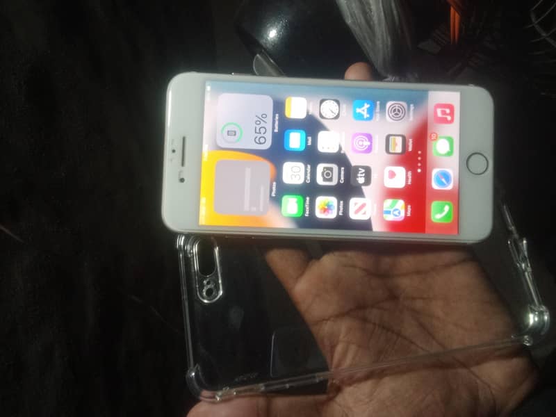 Apple iPhone 7 Plus 1