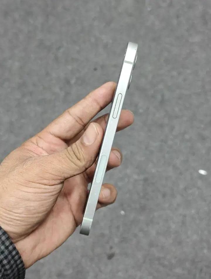 Apple iPhone 12 1