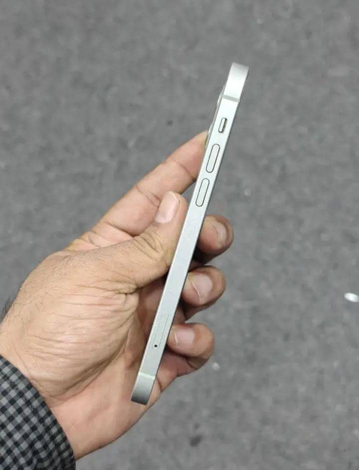 Apple iPhone 12 2