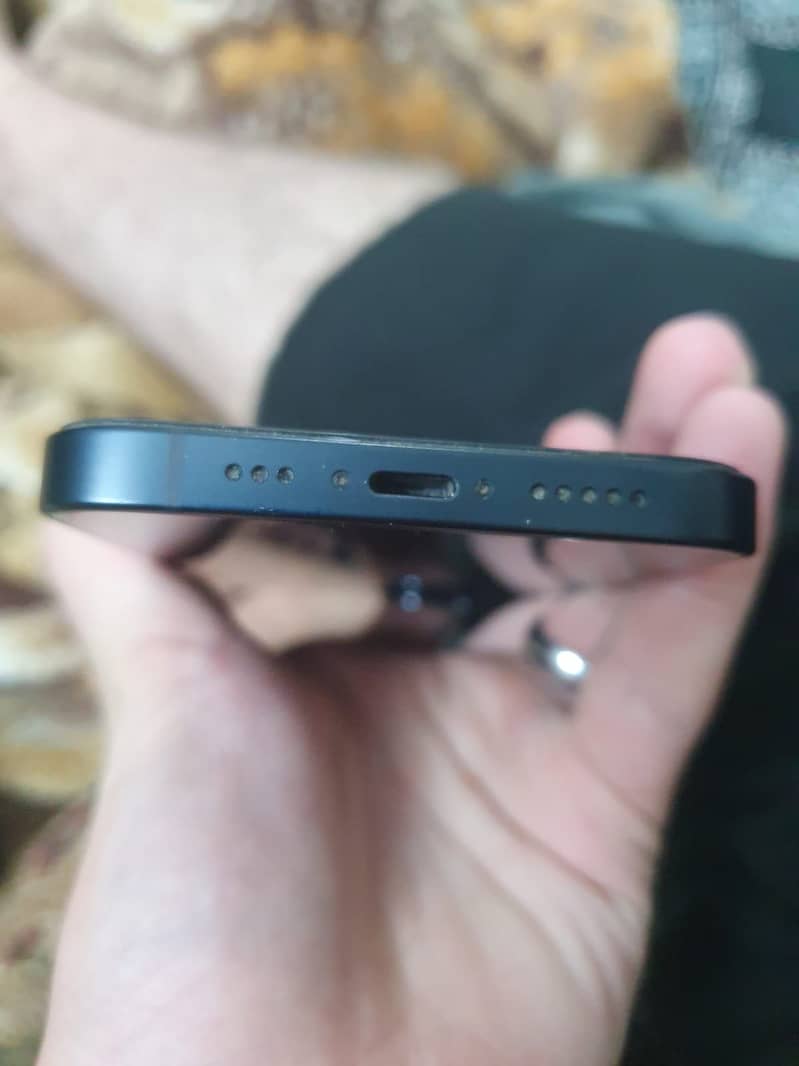 Apple iPhone 13 0