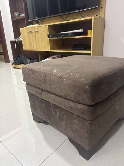 4 seater Sofa Set + 2 foot rests