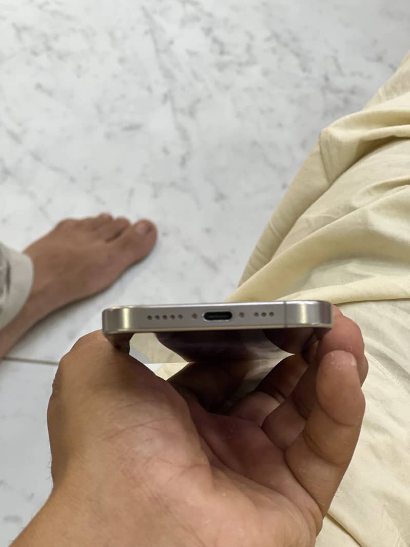 Apple iPhone 15 Pro 1