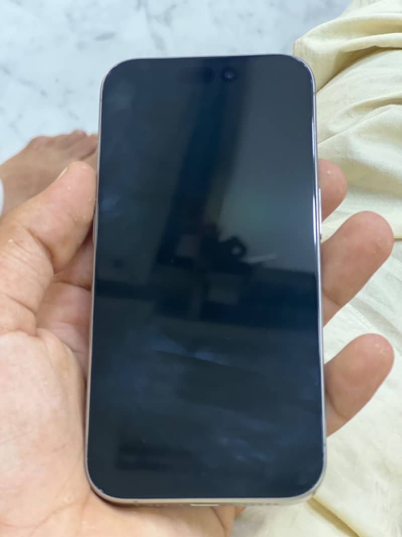Apple iPhone 15 Pro 2