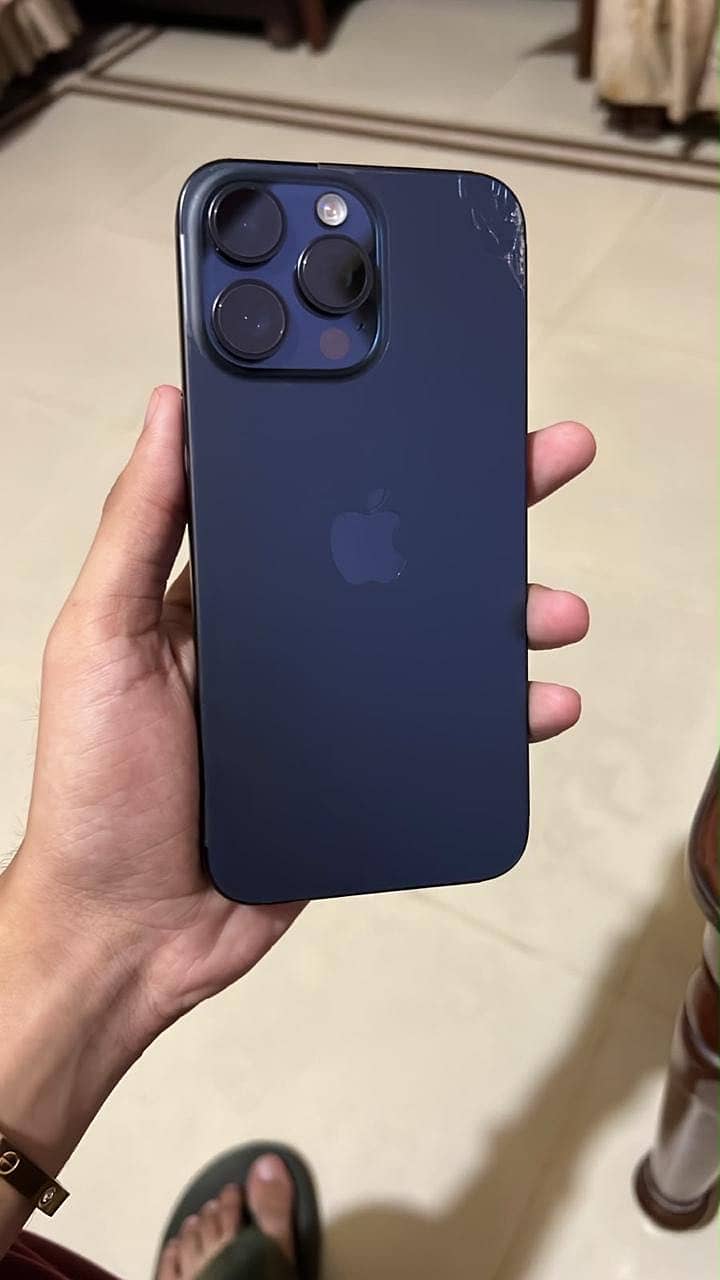 Apple iPhone 15 Pro Max 3