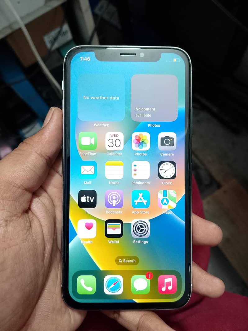 Apple iPhone X 3