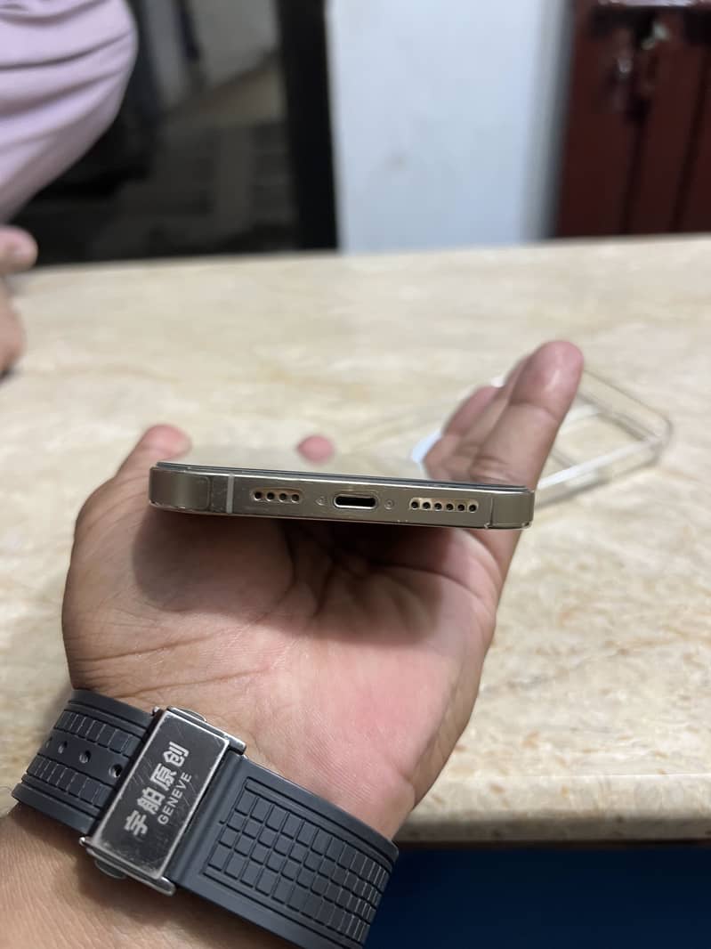 Apple iPhone 14 Pro Max 1