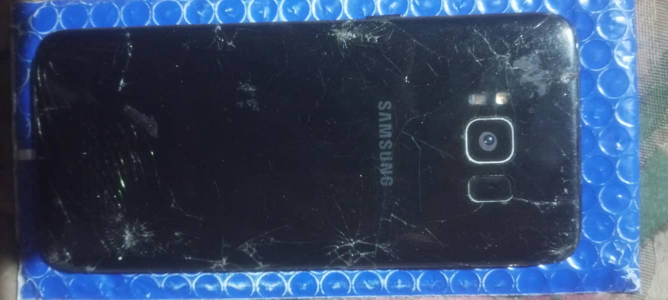 Samsung Mobile S8 1