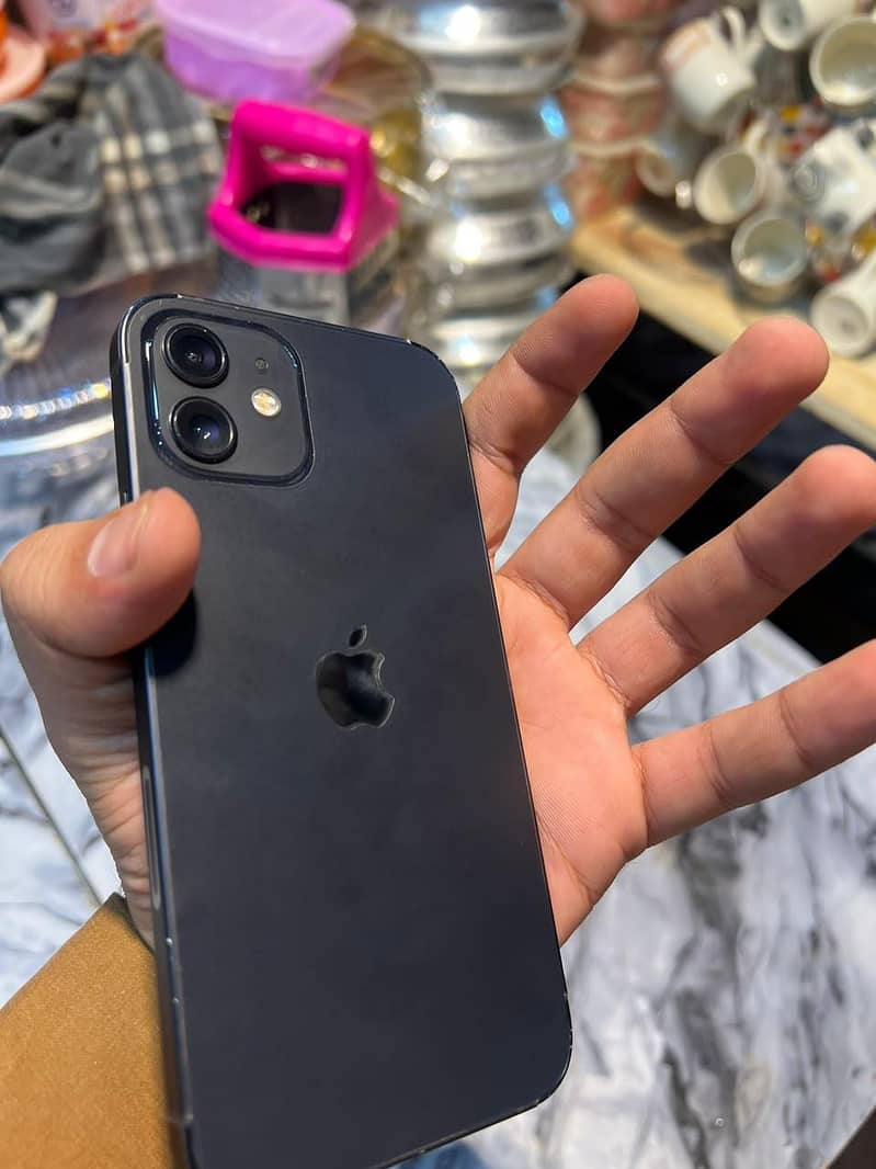 Apple iPhone 12 6