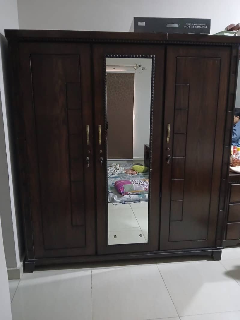 3-Door wardrobe 1