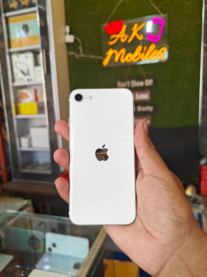 Apple iPhone SE 2nd Generation 0