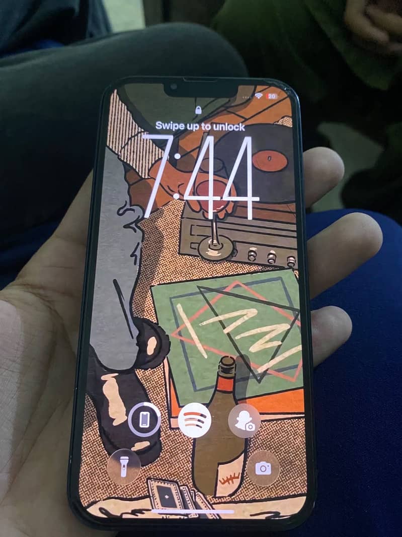 Apple iPhone 13 4