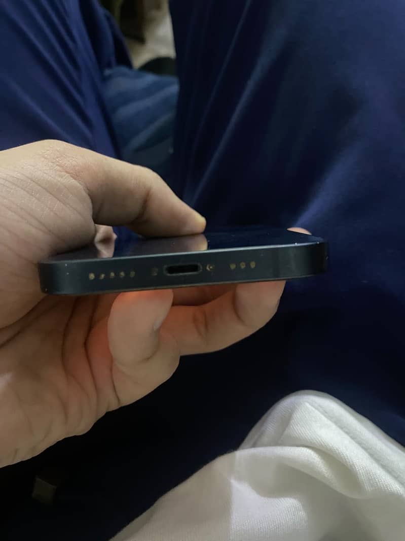 Apple iPhone 13 9