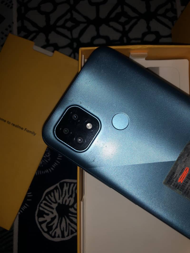 Realme C21 1