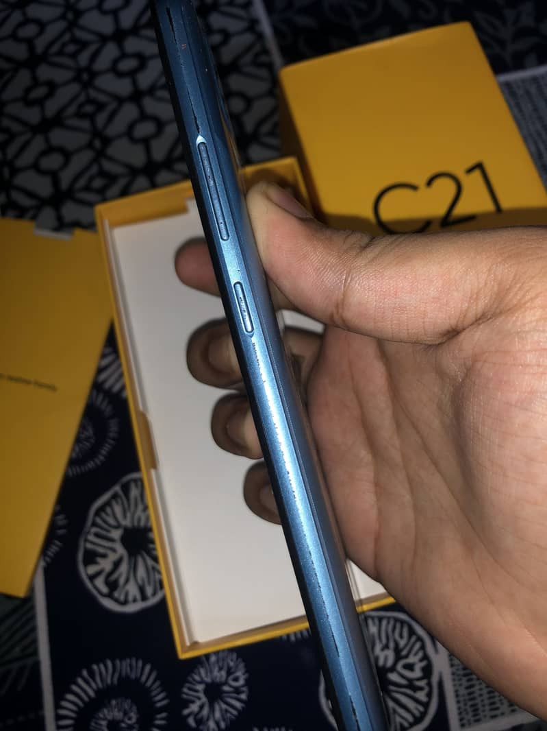 Realme C21 6