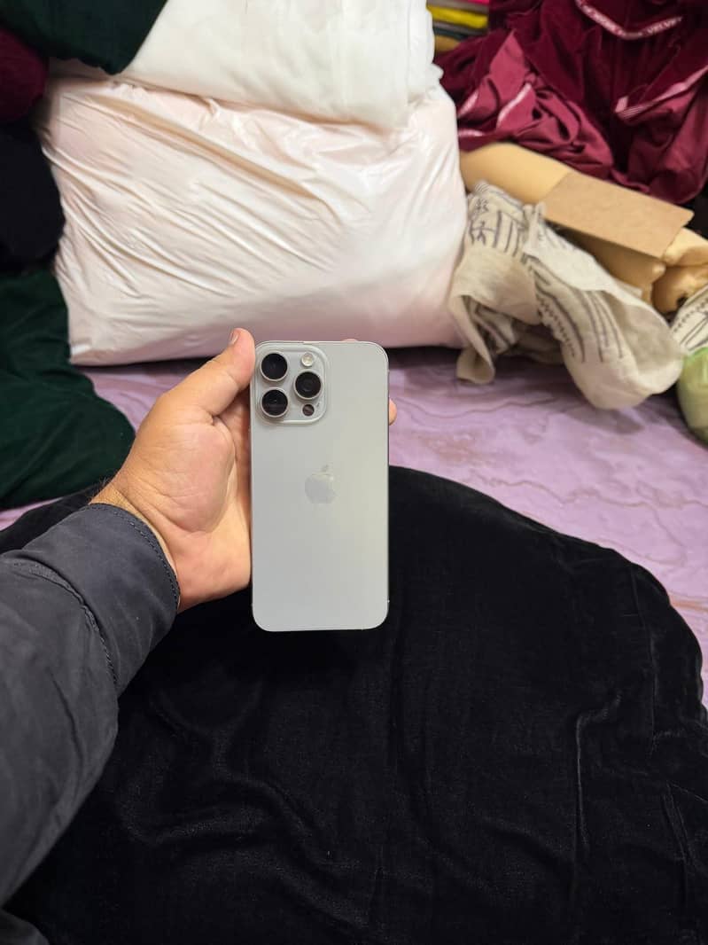 Apple iPhone 15 Pro Max 1
