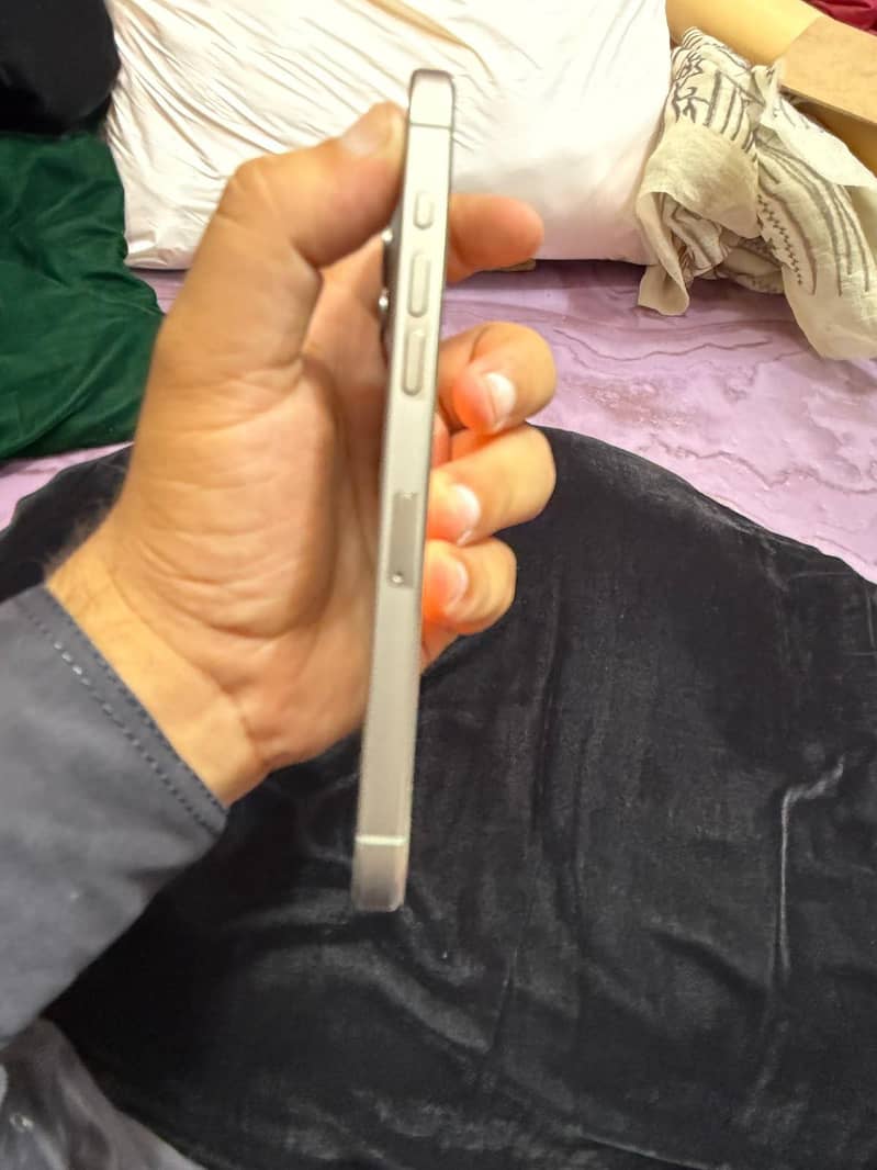 Apple iPhone 15 Pro Max 2