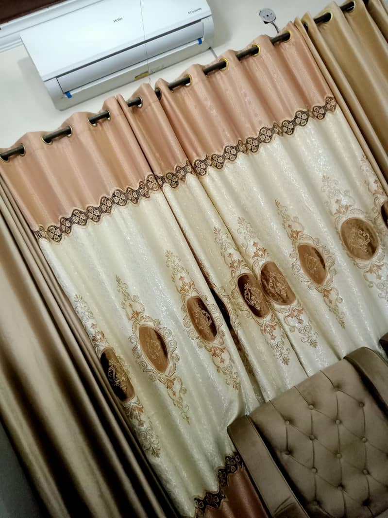 4 curtains 3