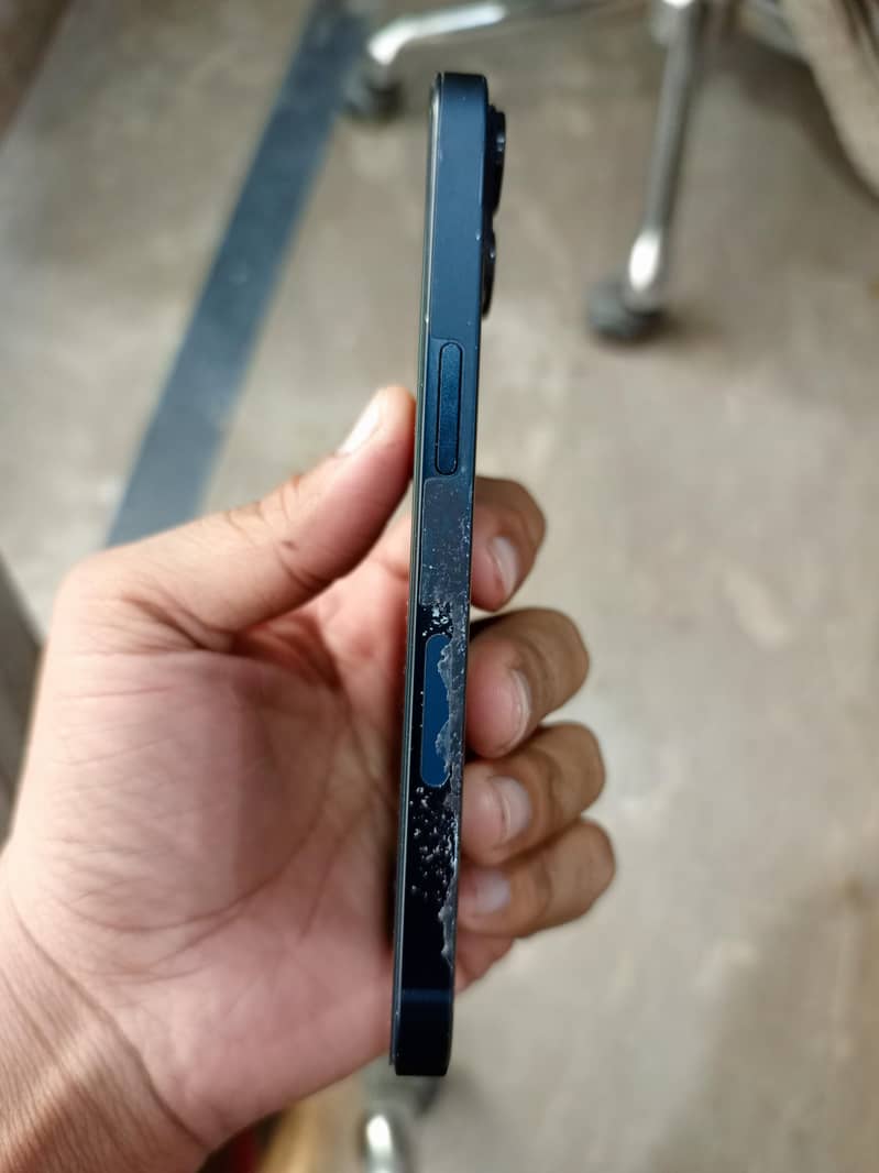 Apple iPhone 13 jv 1