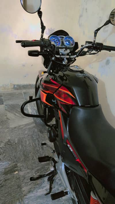 Honda CB 150F just 13000km driven scratchless bike