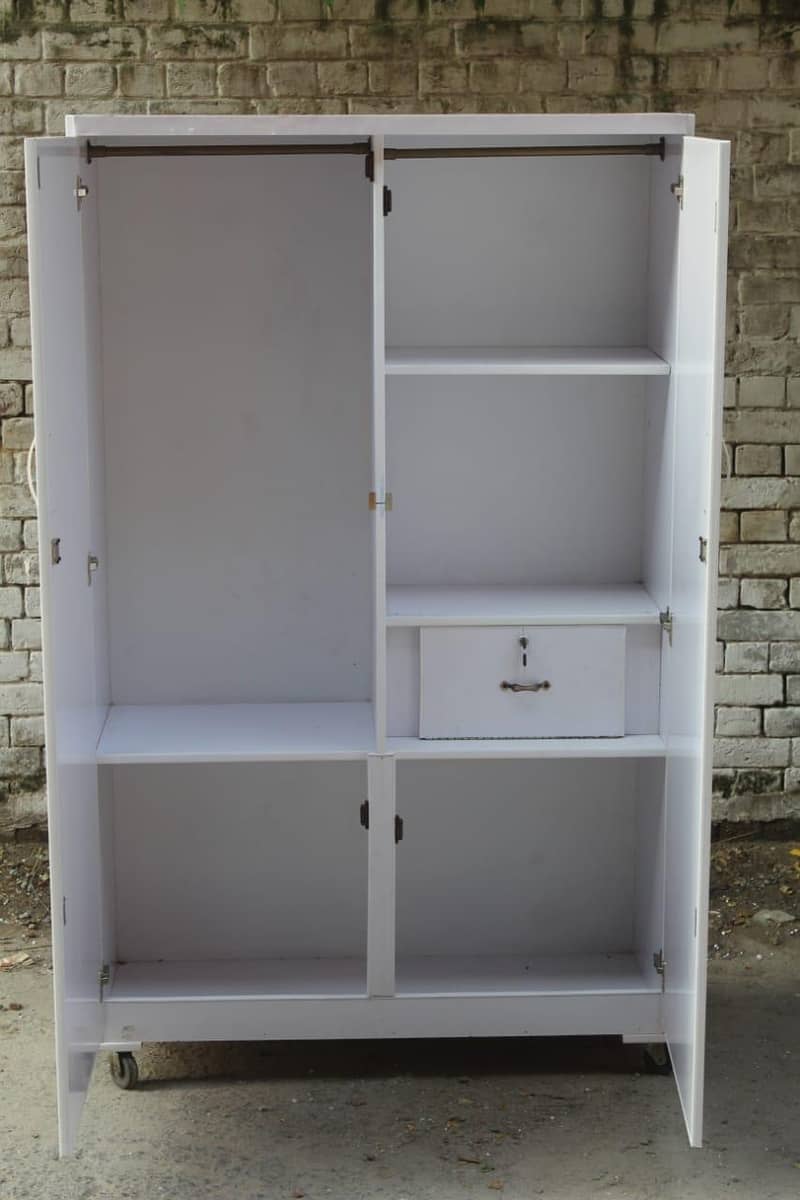 wardrobe/Almari 8