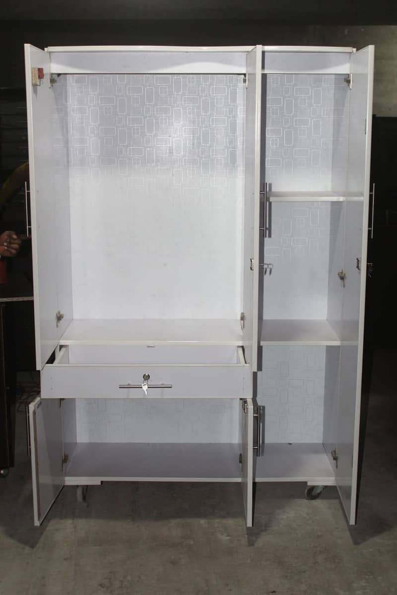 wardrobe/Almari 9