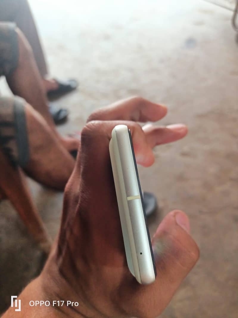 Google Pixel 7 4