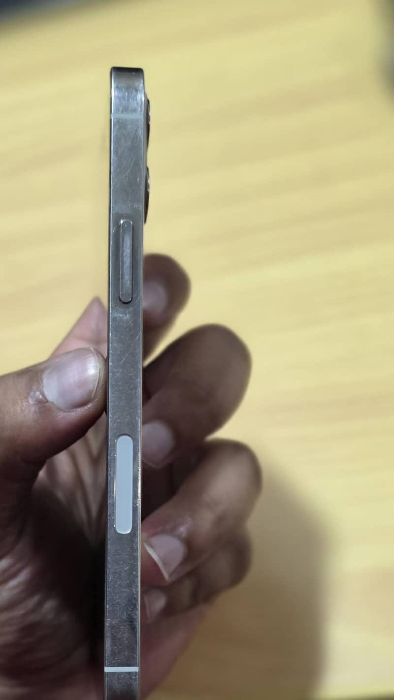Apple iPhone 12 Pro 4