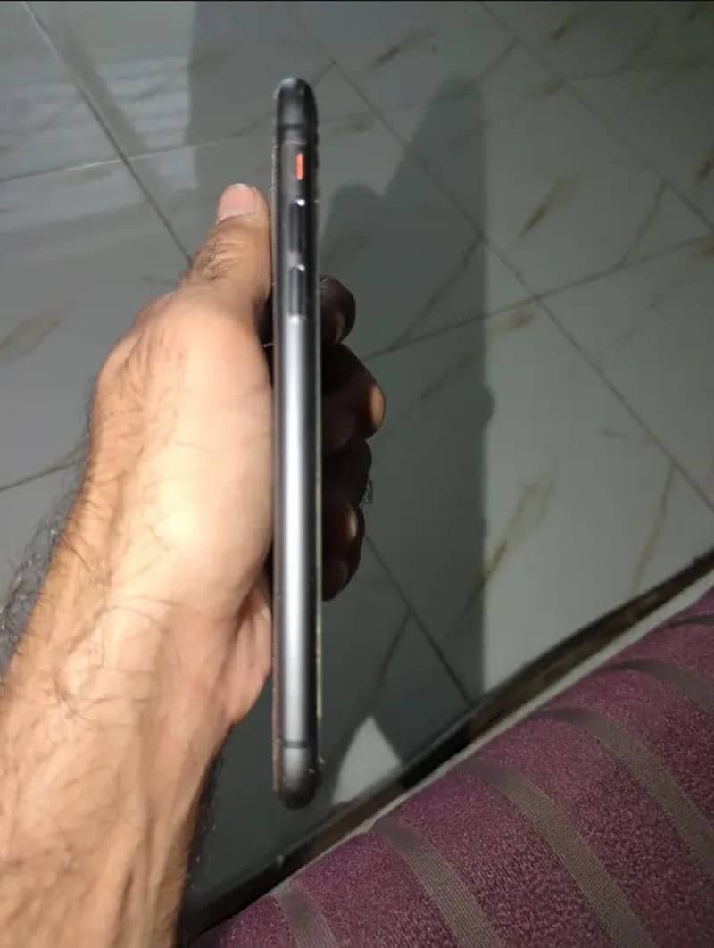 Apple iPhone 11 2