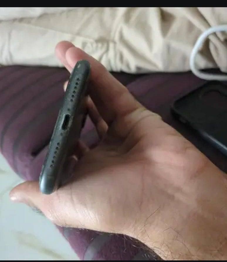 Apple iPhone 11 6