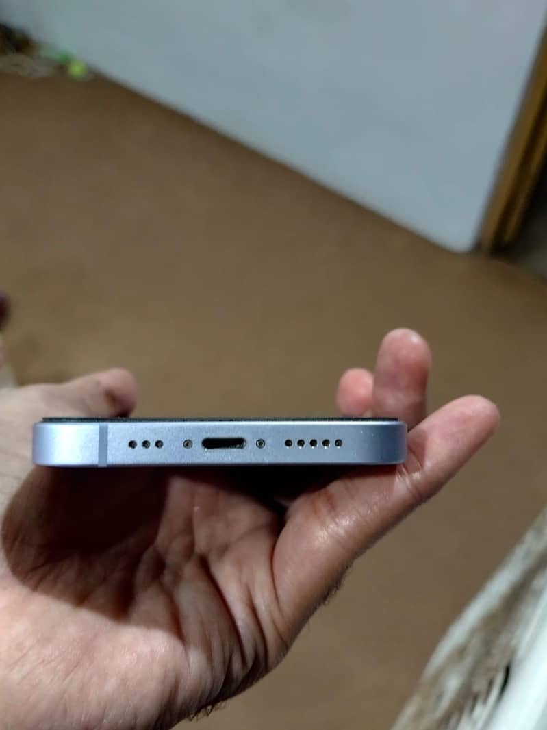 Apple iPhone 14 3