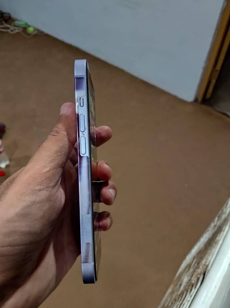 Apple iPhone 14 5