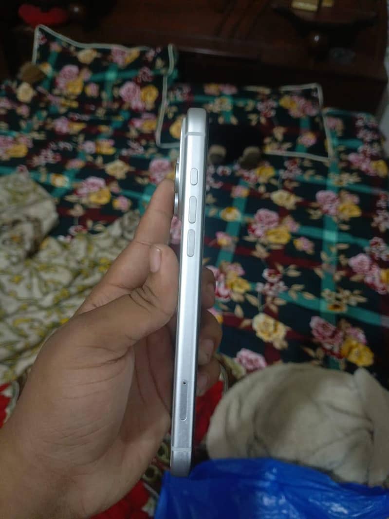 Apple iPhone 17 Pro Max 3