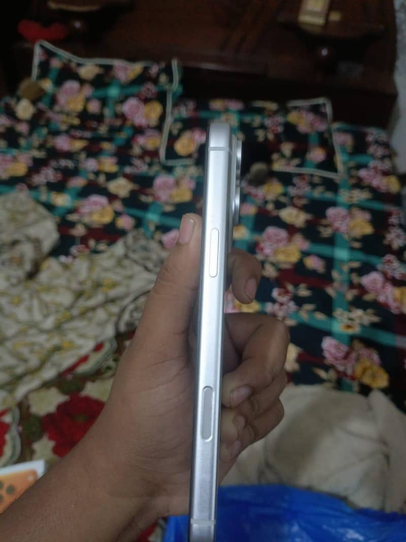 Apple iPhone 17 Pro Max 5