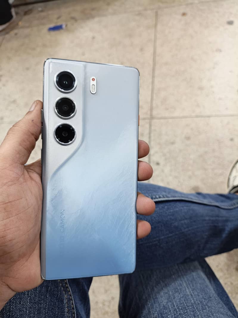 Tecno common 40 pro 6