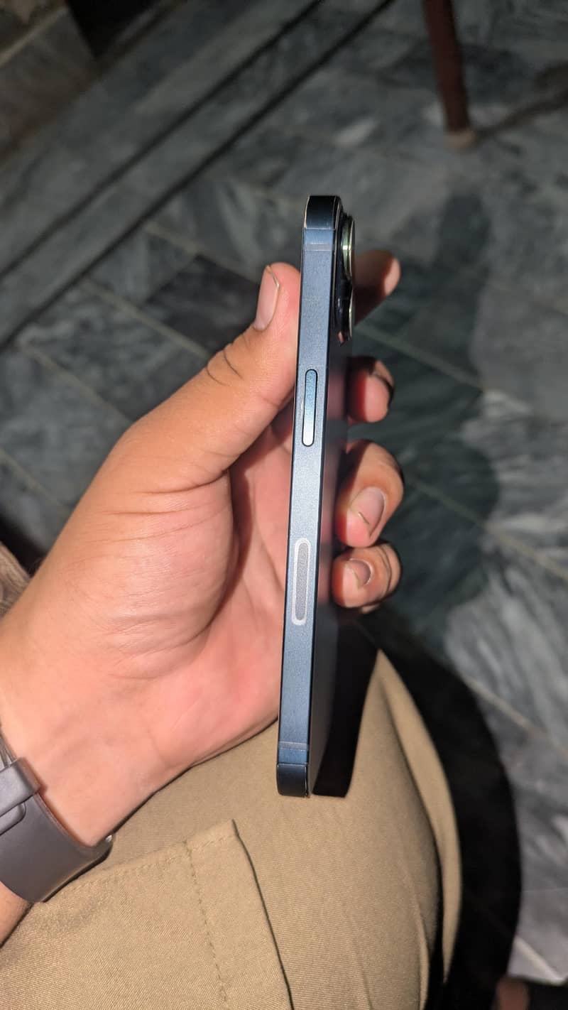 Apple iPhone 13 1