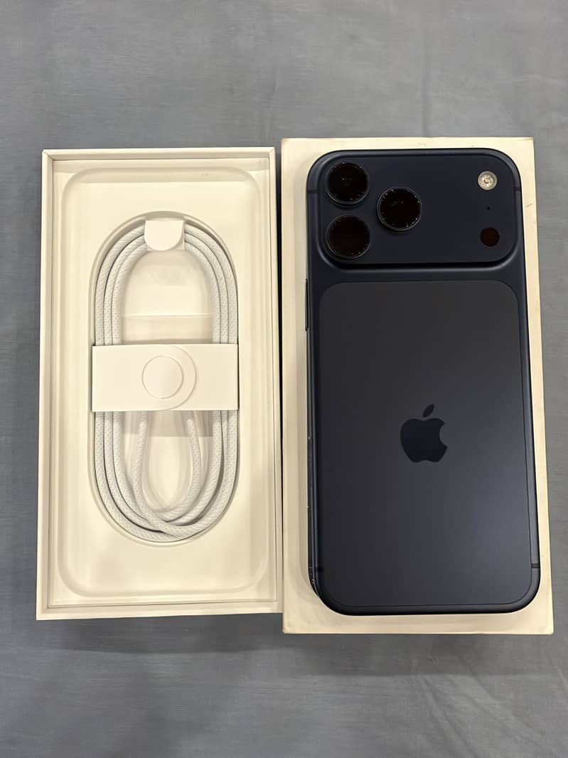 Apple iPhone 17 Pro Max 2