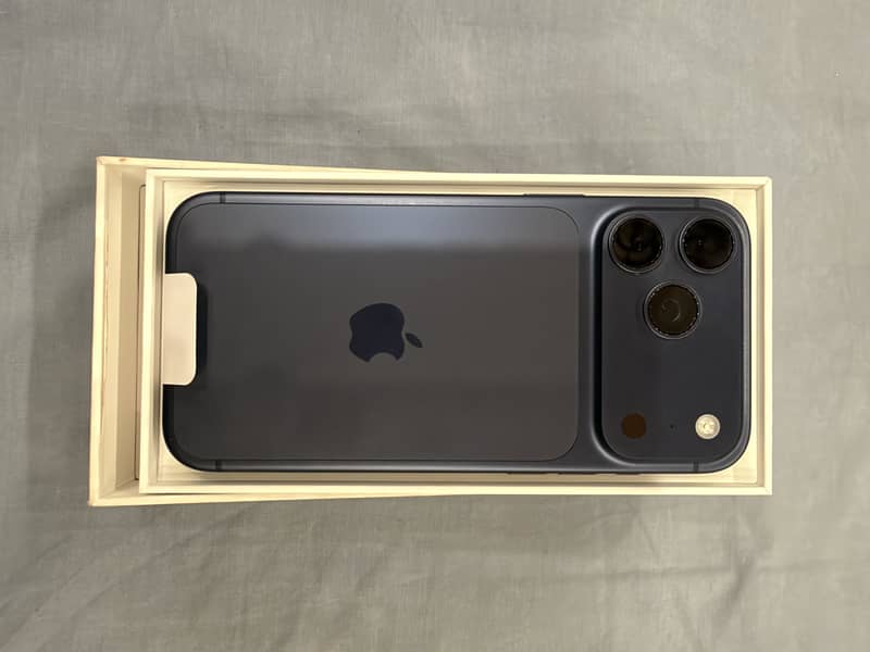 Apple iPhone 17 Pro Max 5