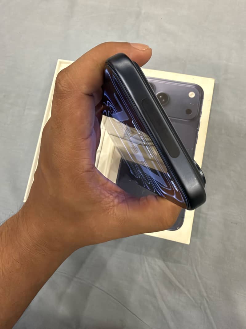 Apple iPhone 17 Pro Max 10