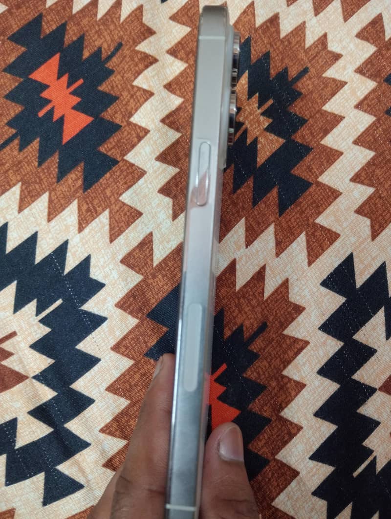 Apple iPhone 14 Pro Max 2