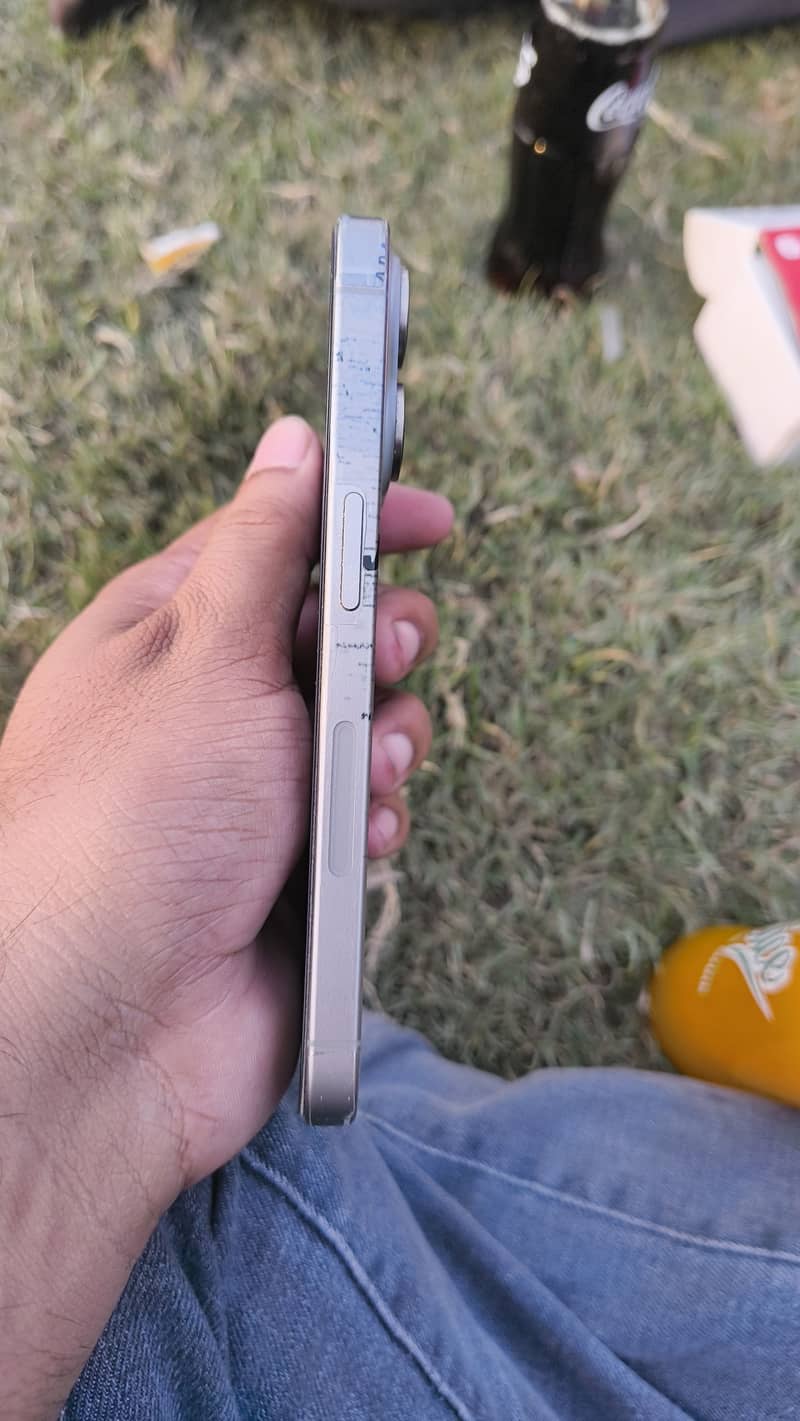 Apple iPhone 15 Pro 2