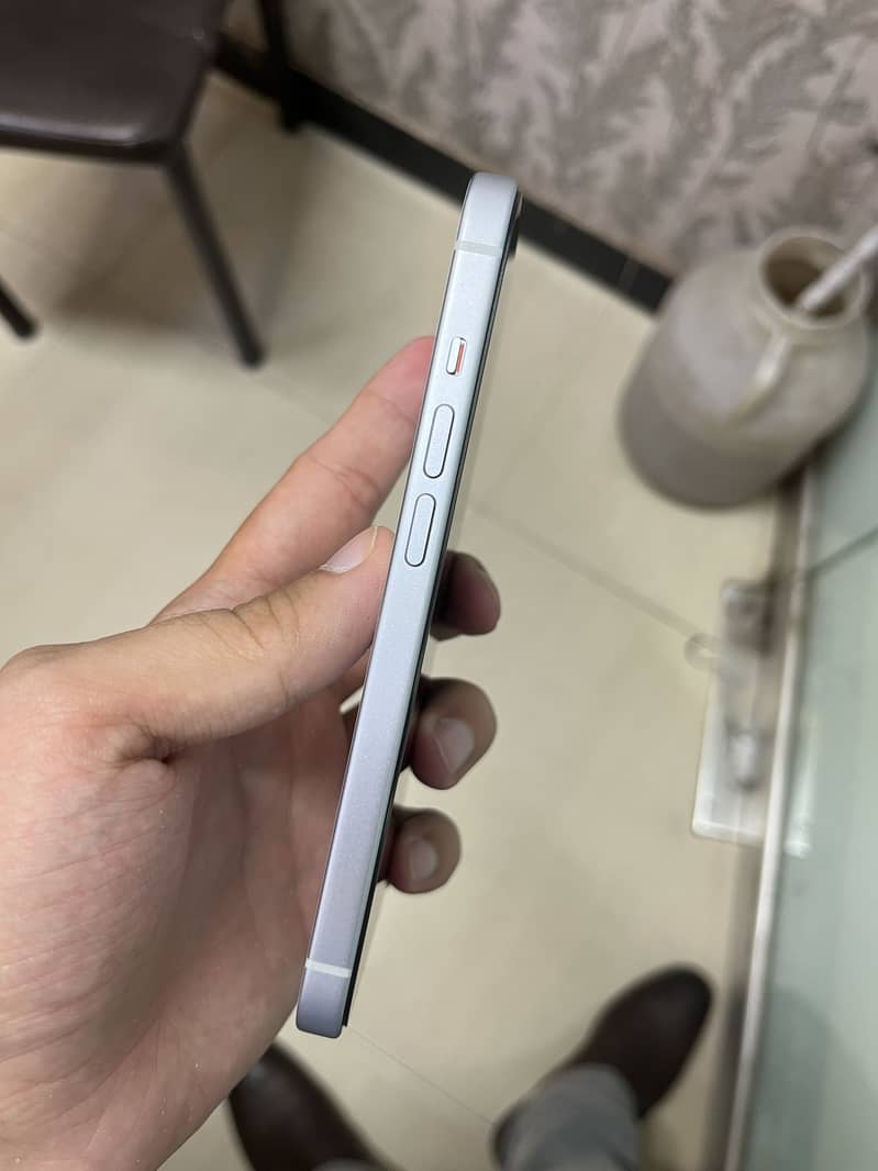 Apple iPhone 15 3