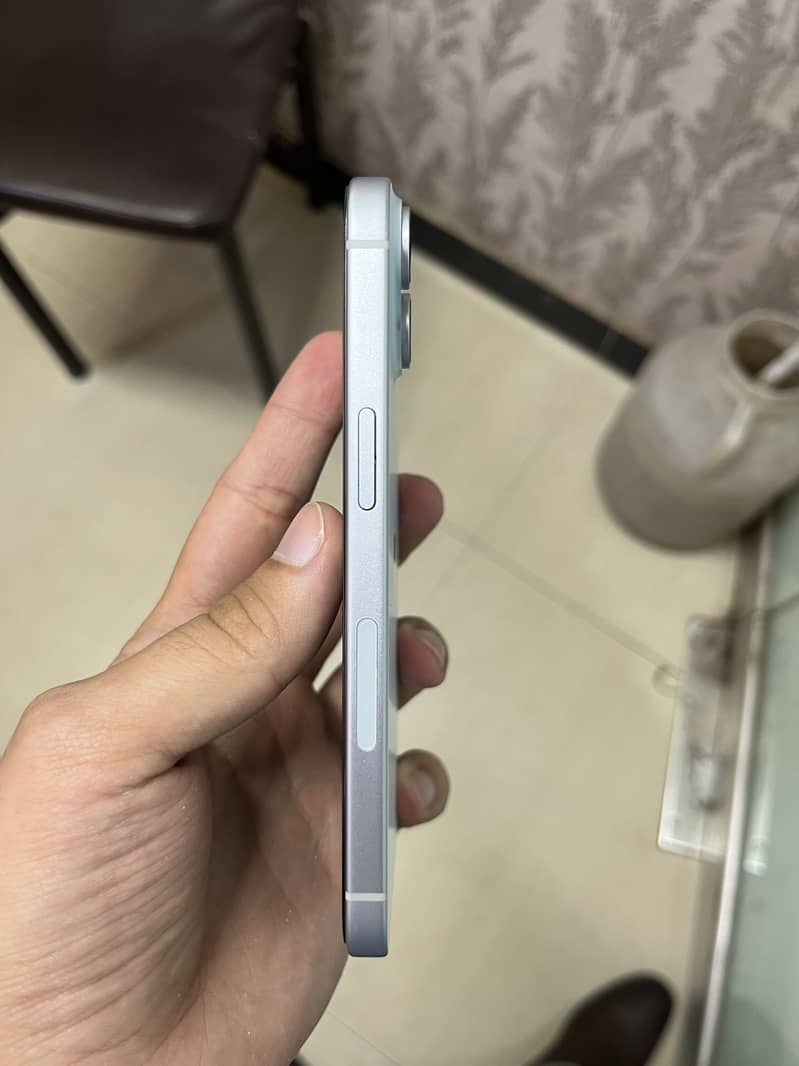 Apple iPhone 15 5