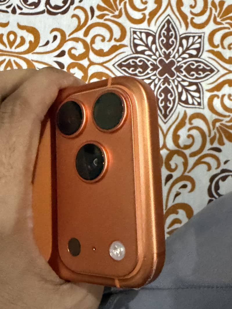 Apple iPhone 17 Pro Max 4