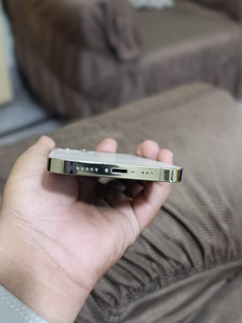Apple iPhone 12 Pro 2