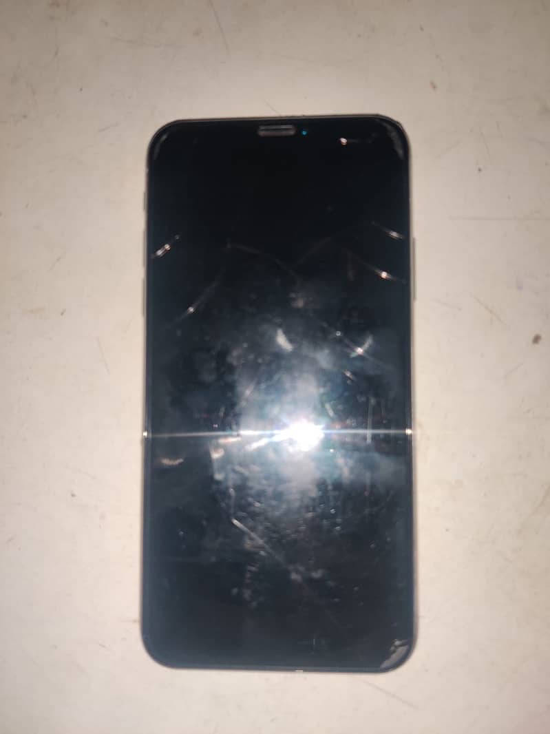 Apple iPhone XS 3