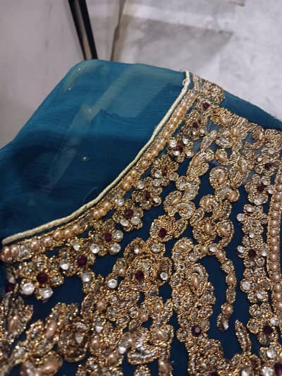 only 1 time use size issue ha ab isliye  sell krny hein